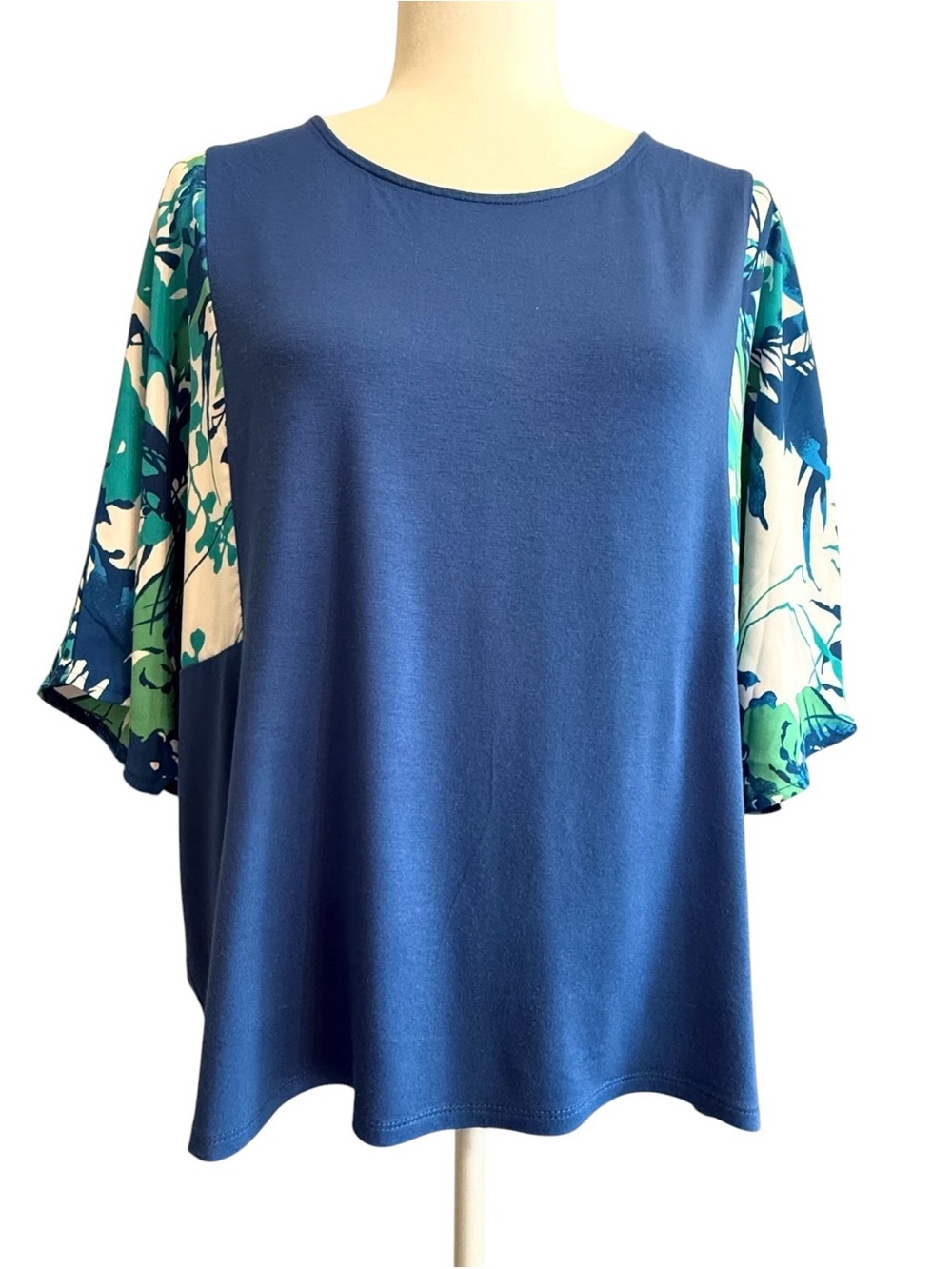 Chico's Blue Floral Sleeve Top Size Large Blue Flutter Sleeve Blouse Relaxed Fit